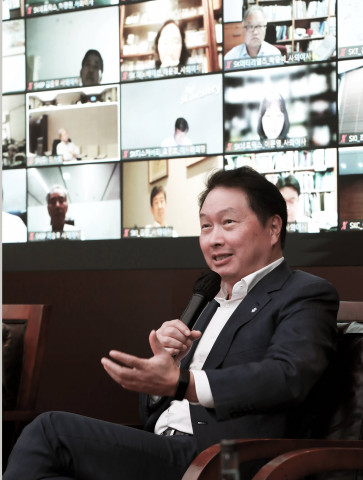 최태원 SK그룹 회장이 ‘제3차 거버넌스 스토리 워크숍’에 참석해 마무리 발언을 하고 있다