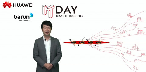 한국화웨이 엔터프라이즈 사업 부문 황디(Huang Di) 부사장이 환영사를 하고 있다