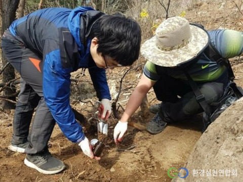 환경실천연합회의 토양오염 모니터링 모습