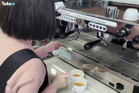 한국복지나눔의 무료 바리스타 교육 현장