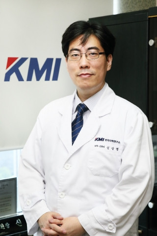 KMI한국의학연구소의 신상엽 학술위원장