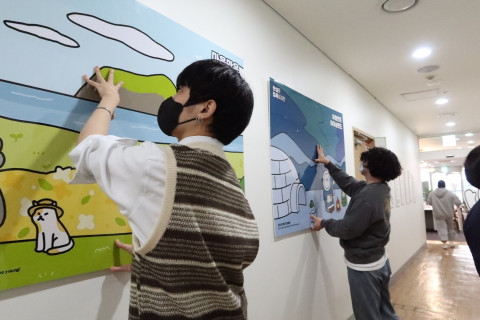 청소년 기획단의 행사 준비 현장