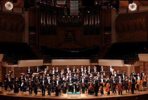 Hong Kong Welcomes 2022 with First-Ever Arts Spectacular at Victoria Harbour