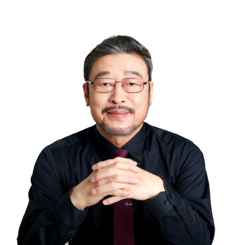 김민찬 한류연합당 대표가 기호 14번으로 제20대 대통령 선거 후보 등록을 마쳤다