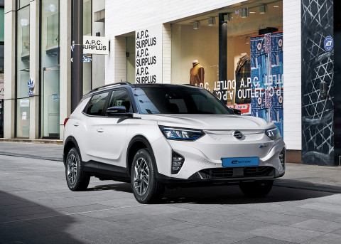쌍용자동차가 첫 번째 전기 SUV ‘코란도 이모션’를 출시한다