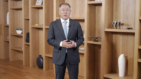 정의선 현대차그룹 회장이 고려대학교 학위수여식에서 영상 축사를 통해 졸업생들을 격려했다