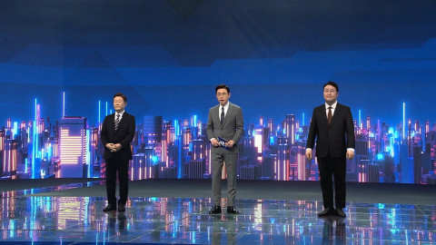 볼류매트릭스 기술로 구현돼 스튜디오에 등장한 대선 후보자들