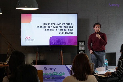 직접 정의한 사회 문제 분석 자료를 발표하는 SUNNY 참가자들