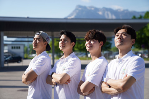 왼쪽부터 김영준 선수, 이승훈 선수, 마술사 니키, 이정욱 선수, 위플레이 제공