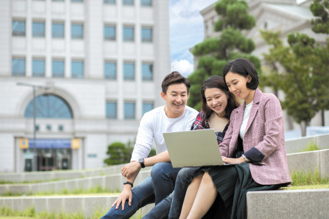 사이버한국외국어대학교 교수학습개발센터가 학부 재학생들을 대상으로 ‘2022년 1학기 수강 후기 및 학습 노하우 공모’를 진행하고 수상자를 선정해 발표했다