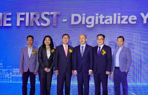 왼쪽부터 VNG COO Nguyen Cong Chinh, Mastercard Country manger Winnie Wong, 임영진 신한카드 사장, 강명일 주호치민 총영사, 오태