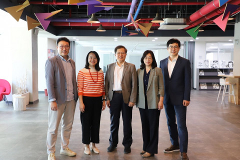 왼쪽부터 임대웅 비엔지파트너스 대표, 이순열 한국사회투자 대표, 이종익 한국사회투자 대표, 이한경 에코앤파트너스 대표, 이종현 아시아 벤처 필란트로피 네트워크(AVPN) 한국 대표