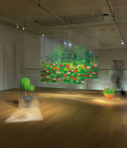 뮤지엄 산 ‘일상_Layer’ 2전시실. 김서울, 베란다 정원, silkscreen on pet film, 300x105x105cm, 2022