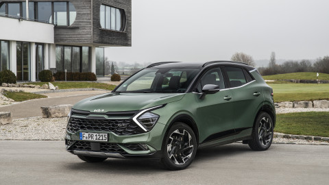 기아의 준중형 SUV 스포티지 하이브리드가 유럽의 유력 자동차 전문지 비교 평가에서 도요타의 RAV4 하이브리드를 압도하며 경쟁력을 인정받았다