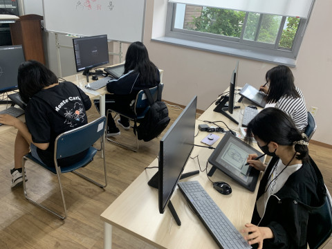 한국만화영상진흥원 지원 사업에 선정돼 추진하고 있는 ‘청소년 웹툰작가 양성자과정 사업’