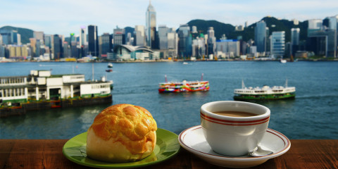 Long-Distance Lovebirds Renew Sweet Memories in Hong Kong