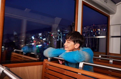 With the debut of the 6th generation Peak Tram, Rain takes a scenic ride to the Peak and takes in th
