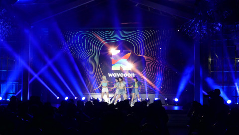 K-DNA: 흥 - 여름, 해외 팬덤이 주목하는 아이돌 위나(We;Na)