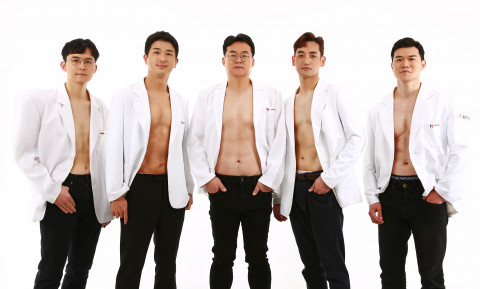 왼쪽부터 창원힘찬병원 신경외과 이광진 원장, 부산힘찬병원 정형외과 박기영 원장, 목동힘찬병원 신경과 조승철 원장, 부평힘찬병원 정형외과 강진우 원장, 강북힘찬병원 정형외과 최서우 