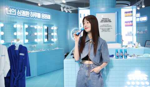 숙취해소 브랜드 큐원 ‘상쾌환’의 광고 모델 한선화가 4월 29일 성수동에 위치한 상쾌환 팝업스토어 ‘상쾌환 프레쉬 샤워 룸(상쾌환 Fresh Shower Room)’을 깜짝 방문