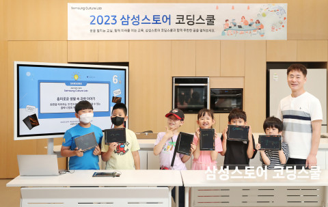 삼성스토어가 ‘삼성 컬처랩(Samsung Culture Lab)’ 운영을 통해 차별화된 고객 경험을 제공하며 지역 커뮤니티의 중심이 되는 복합 문화 공간으로 거듭나고 있다