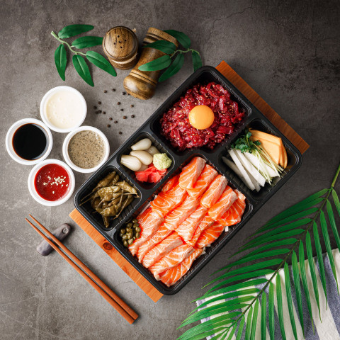 육회야문연어 대표메뉴 ‘육회+연어 세트’