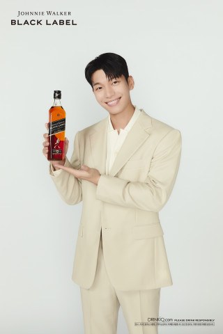 조니워커 블랙의 새로운 브랜드 모델로 발탁된 배우 위하준