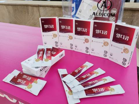 반얀트리 풀파티 현장에 설치된 숙취해소제 알디콤 이벤트 부스