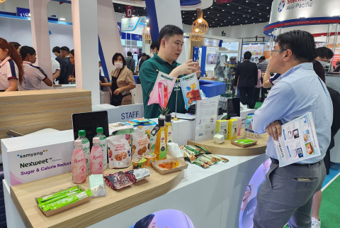 ‘Fi-Asia Thailand’에 참가한 삼양사 부스에서 방문객과의 상담이 이루어지고 있다.