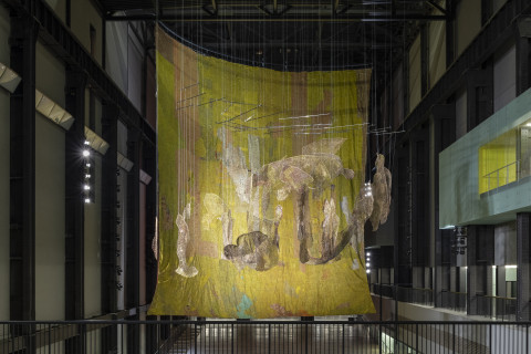 ‘현대 커미션: 엘 아나추이: Behind the Red Moon’ 전시 전경(출처: Hyundai Commission: El Anatsui: Behind the Red Moon,