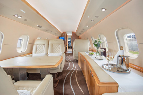 Jet Luxe의 최신 전용기 봄바디어 ‘글로벌 익스프레스 XRS(Global Express XRS)’ 내부