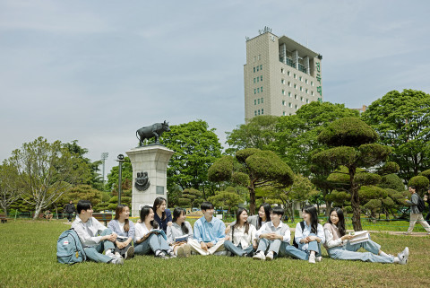 건국대학교, 국내 대학 평가 2년 연속 톱 10 기록