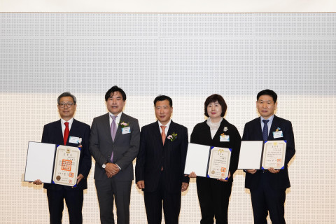 정부포상 및 표창 수상자 기념촬영
