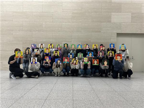 전담인력 스트레스 관리를 위한 팝아트 교육 모습
