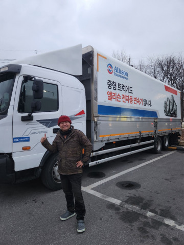 경기도 김포시에서 개인화물업에 종사하는 조행규 사장은 앨리슨 트랜스미션의 전자동 변속기가 장착된 파비스 280마력 트럭을 2022년 3월부터 지금까지 15만km 동안 무사고 주행을