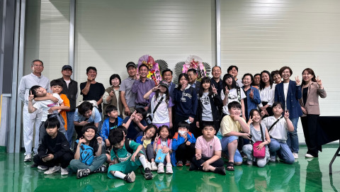 리우캠 직원들과 경기지역아동센터 아이들