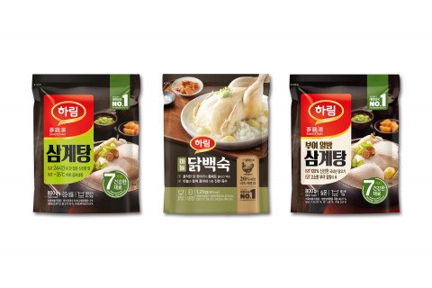 하림 삼계탕 간편식 제품 3종(왼쪽부터 하림 삼계탕, 마늘 닭백숙, 부여 알밤 삼계탕)