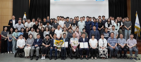 2024년 청소년활동 진흥분야 유공자 시상식(앞줄 중앙 한국청소년연맹 이상익 사무총장, 왼쪽 신한은행 이동섭 지점장, 오른쪽 제이지스타 황정기 대표이사)