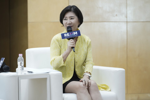 한국국방기술학회 박영욱 이사장이 패널로 참여해 AI 기술이 우리 사회와 일상에 미치는 영향을 설명하고 REAIM 고위급회의에 대해서도 소개하는 시간을 가졌다