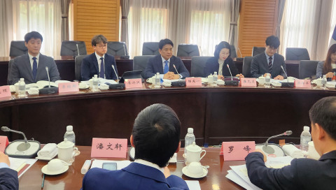 ‘2025 한·중 공동세미나’에서 한국지방행정연구원 육동일 원장이 개회사를 하고 있다