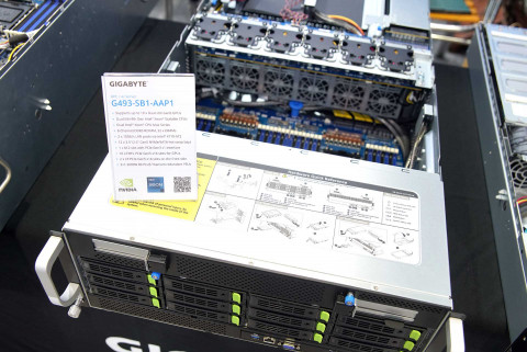 기가바이트 G493-SB1