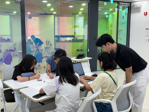 ‘AI 경제 탐험교실’ 프로그램 현장