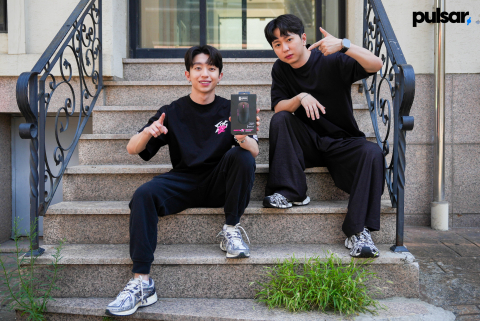 Xccurate(케빈)와 f0rsakeN(제이슨)은 실제 형제 프로게이머다