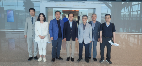 한국 대표단은 나정식 박사(엑트아이 대표), 허신행 전 농림수산부 장관, 권도엽 전 국토해양부 장관, 장광식 국가전략기획원 원장, 송관배 명지대학원 교수, 손하은 바이오봄 투게더 