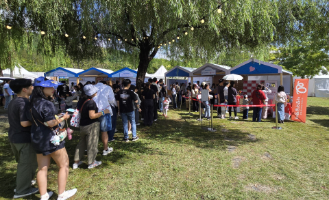 청각장애인을 지원하는 사단법인 사랑의달팽이는 지난 20일과 21일 우리금융그룹이 서울 난지한강공원 젊음의 광장에서 개최한 ‘우리 모모콘’에 참여해 귀 건강과 나눔을 주제로 하는 이