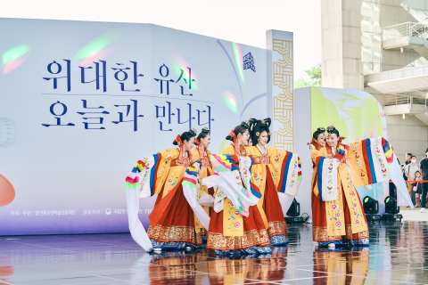 사물놀이 한맥 & 최주연 무용단의 ‘RE: 연희’ 공연