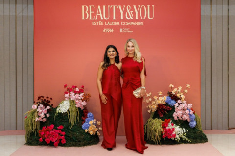 Khanak Gupta, Co-Founder & CEO of Sohrai Beauty and Winner of the Visionary Women’s Award with Nadin