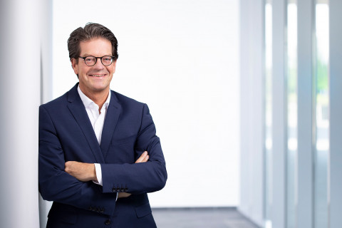 인피니언 오토모티브 사업부의 피터 쉬퍼(Peter Schiefer) 사장