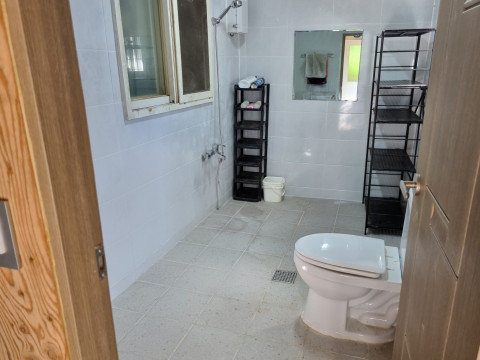 공사 후 실내 현대식 화장실