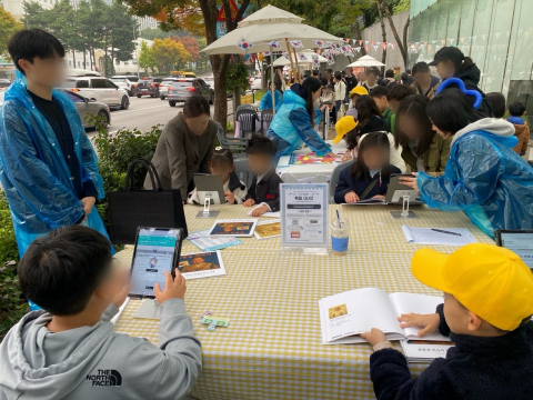 ‘꼬리에 꼬리를 무는 독립 이야기(꼬.꼬.독)’ 지역 축제 부스 운영을 통한 공유활동 모습